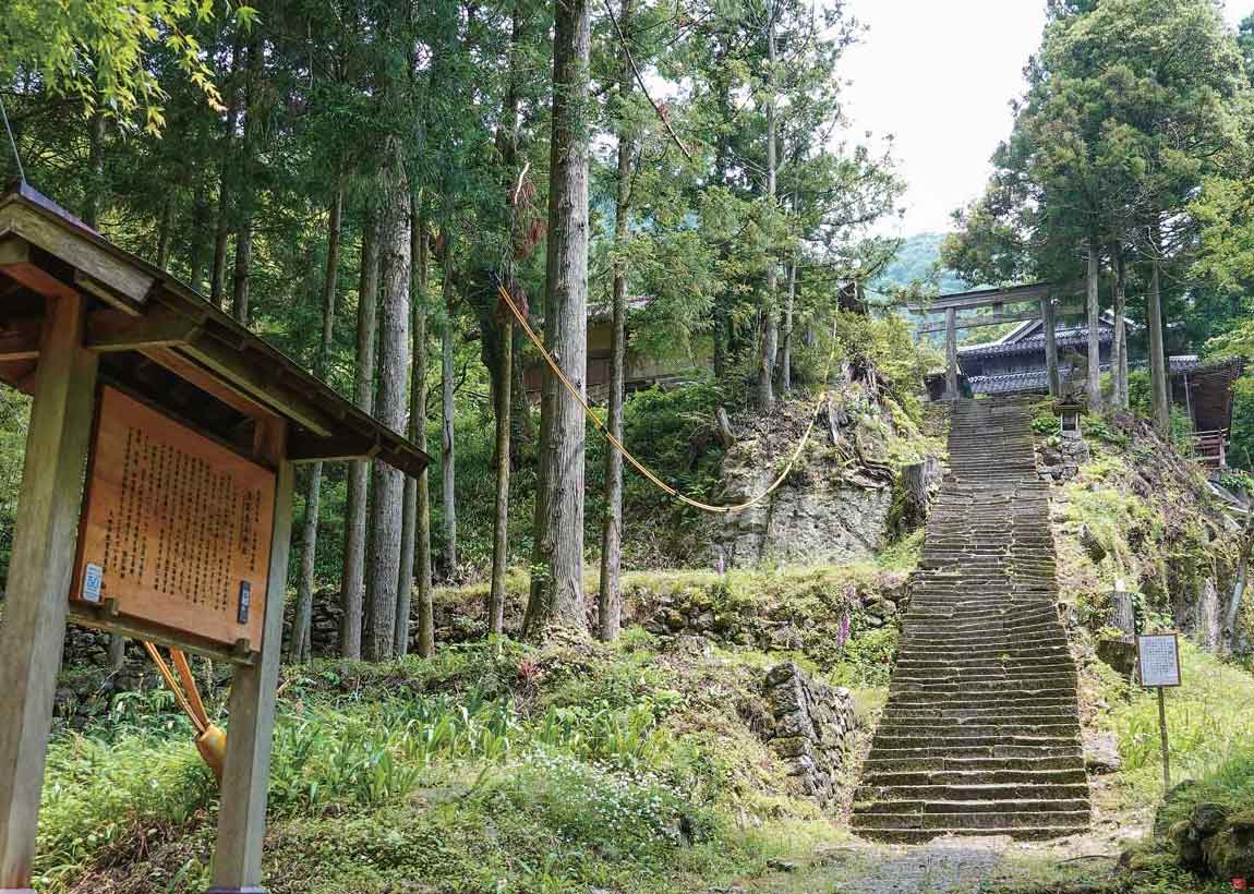 石見銀山には史跡となった多くの神社仏閣が歴史を物語る