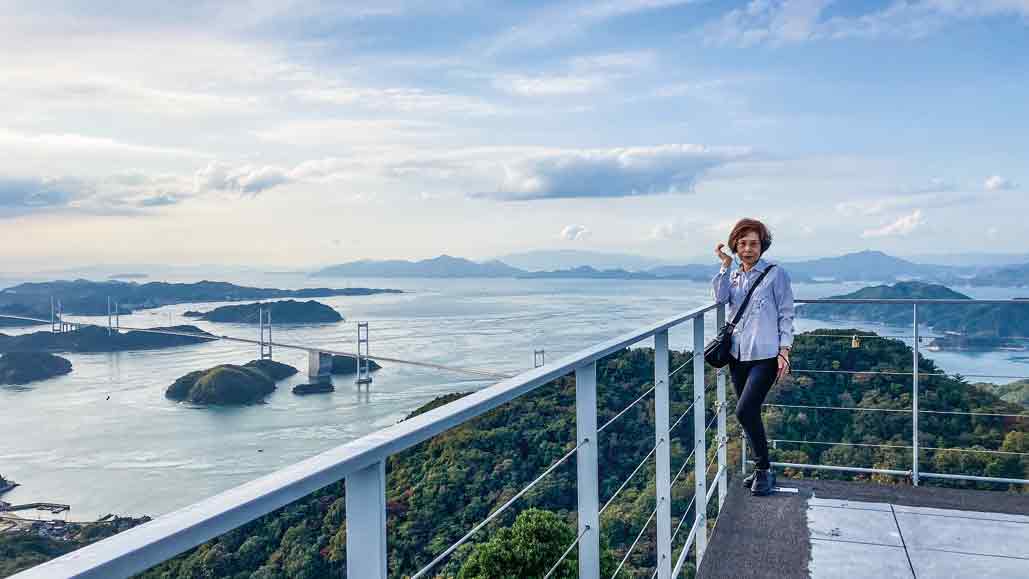 亀老山展望台Bから来島海峡大橋と安芸灘を眺める