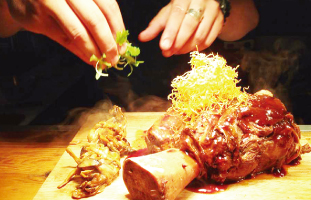 Veal Shank Braised & Roasted (2人前)